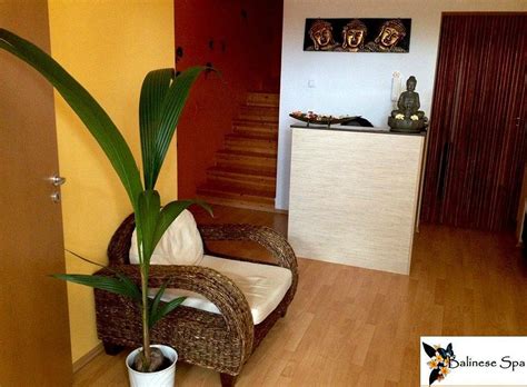 Vecses Erotic Massage