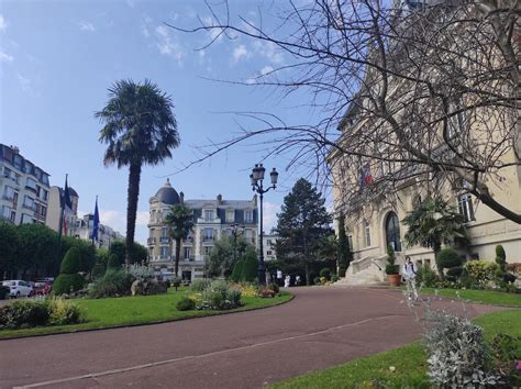 Le Raincy Prostitute