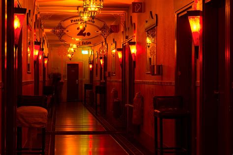 Paradies Prostitute