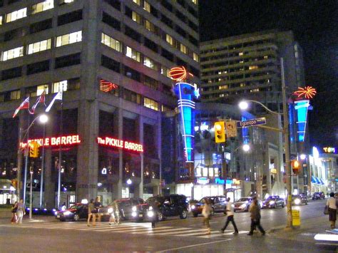 Yonge – Eglinton Prostituée