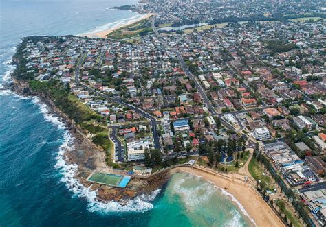 Dee Why Whore