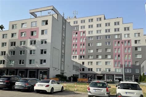 Levice Whore